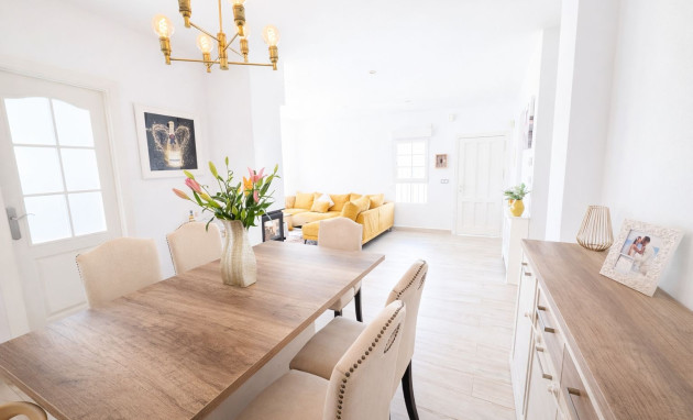 Herverkoop - Detached Villa - Orihuela Costa - Los Dolses