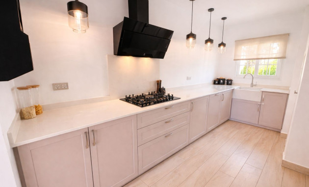 Herverkoop - Detached Villa - Orihuela Costa - Los Dolses