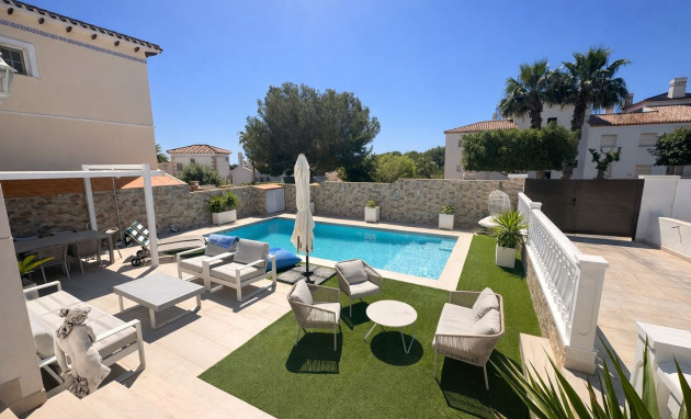 Herverkoop - Detached Villa - Orihuela Costa - Los Dolses