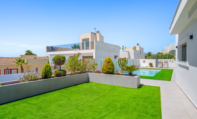 Herverkoop - Detached Villa - La Marina - La Marina - Urbanization