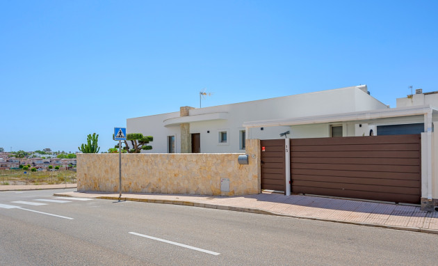 Herverkoop - Detached Villa - La Marina - La Marina - Urbanization