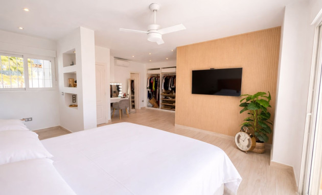 Herverkoop - Detached Villa - Orihuela Costa - Los Dolses