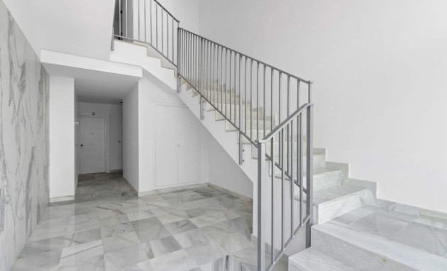 Resale - Apartment - Villamartin