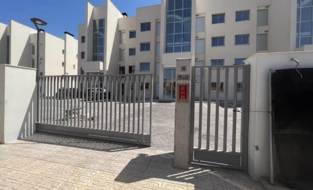 Resale - Apartment - Villamartin