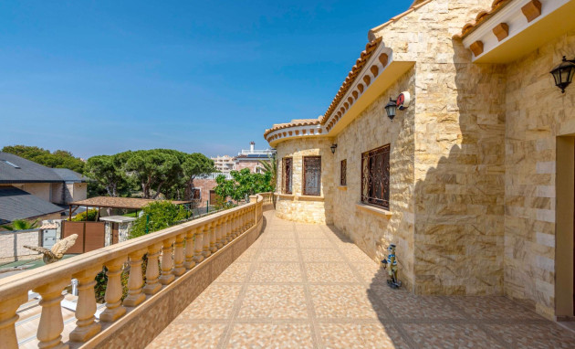 Resale - Villa - Orihuela Costa - Campoamor