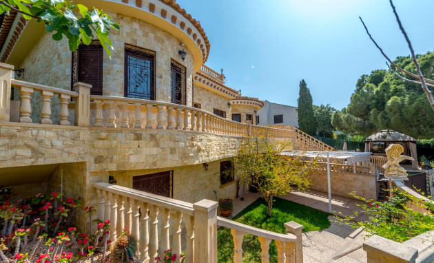 Resale - Villa - Orihuela Costa - Campoamor