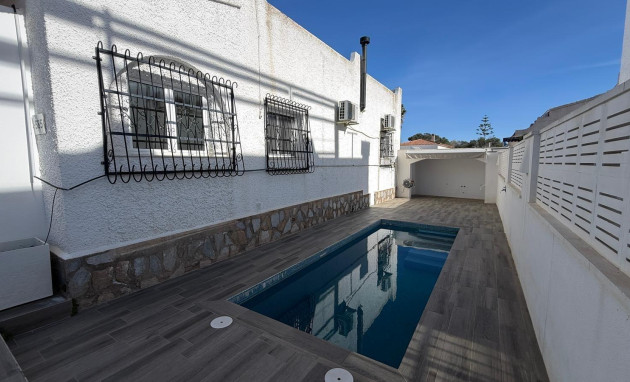 Herverkoop - Villa - Orihuela Costa - Las Filipinas