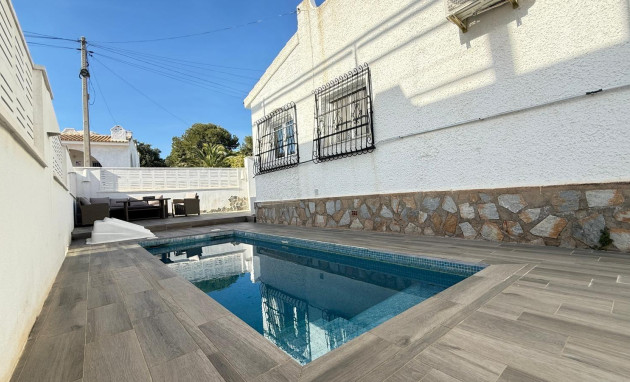 Herverkoop - Villa - Orihuela Costa - Las Filipinas
