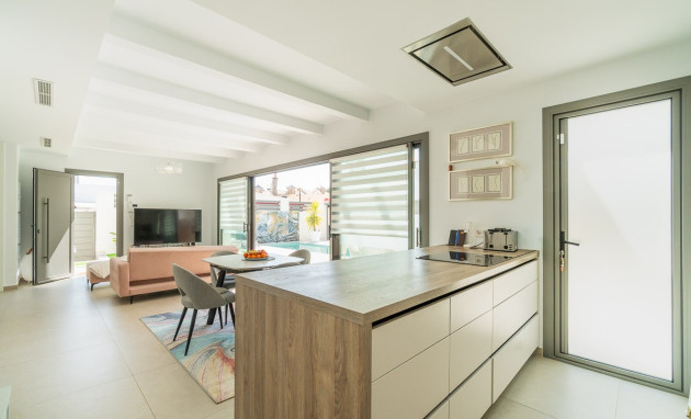 Herverkoop - Detached Villa - Orihuela Costa - Villamartin Golf