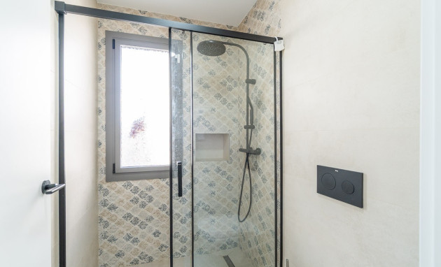 Herverkoop - Detached Villa - Orihuela Costa - Villamartin Golf