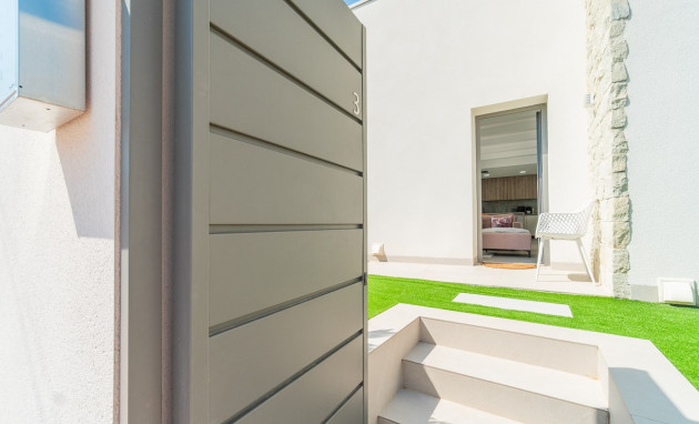 Herverkoop - Detached Villa - Orihuela Costa - Villamartin Golf
