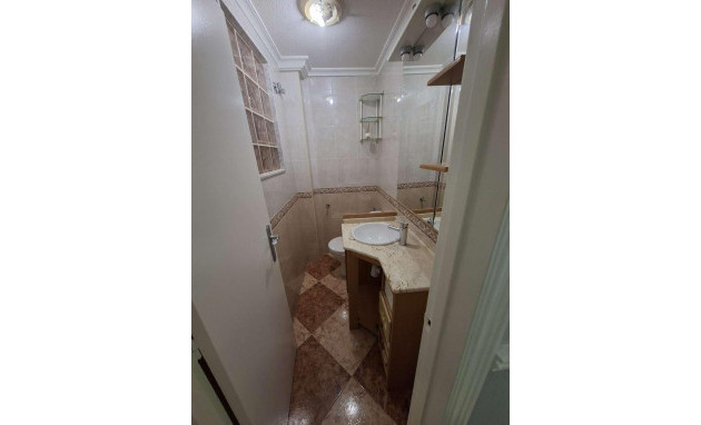 Herverkoop - Apartment - Torrevieja - Estacion de autobuses