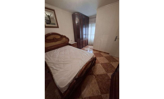 Herverkoop - Apartment - Torrevieja - Estacion de autobuses
