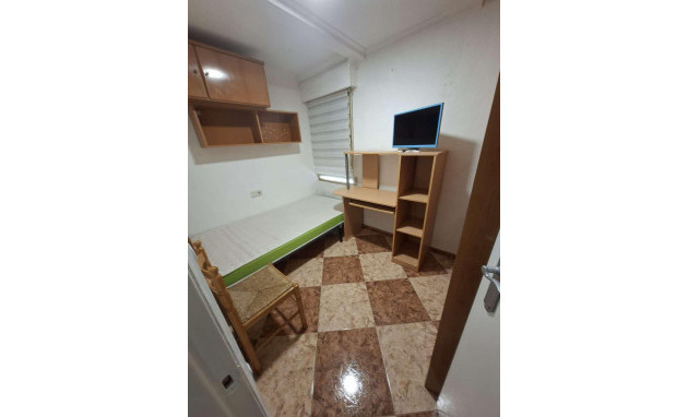 Herverkoop - Apartment - Torrevieja - Estacion de autobuses