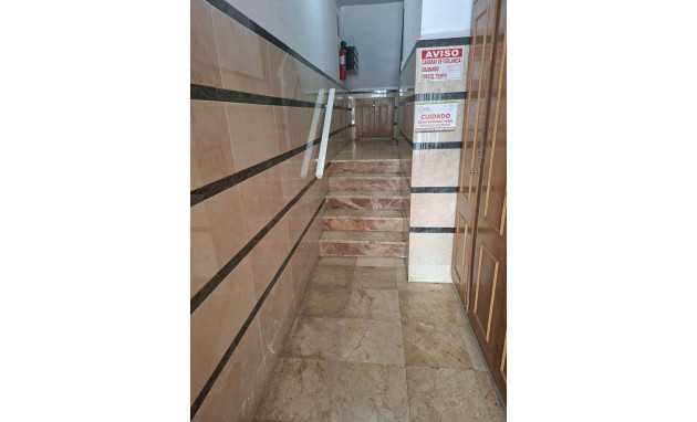 Herverkoop - Apartment - Torrevieja - Estacion de autobuses