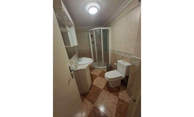 Herverkoop - Apartment - Torrevieja - Estacion de autobuses