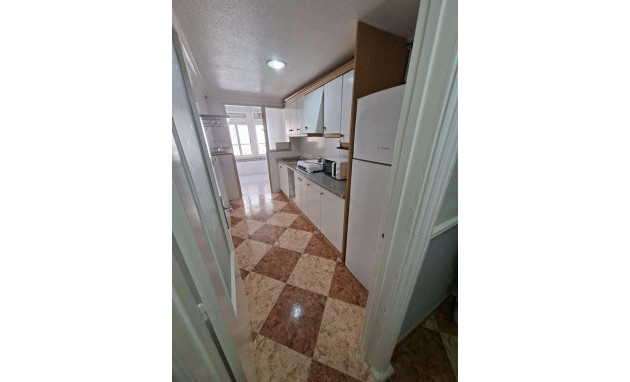 Herverkoop - Apartment - Torrevieja - Estacion de autobuses