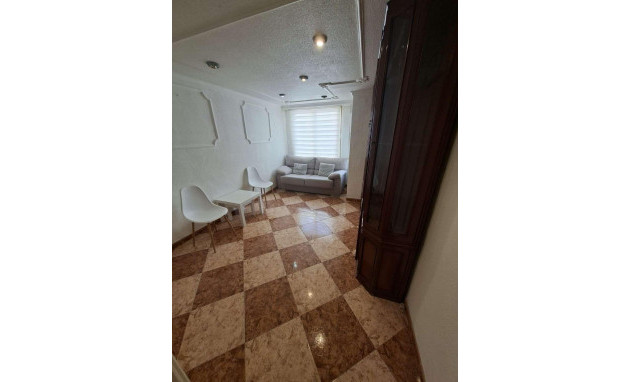 Herverkoop - Apartment - Torrevieja - Estacion de autobuses