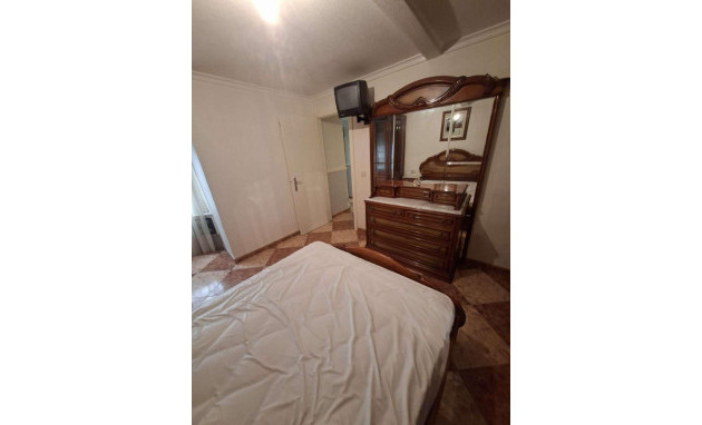 Herverkoop - Apartment - Torrevieja - Estacion de autobuses