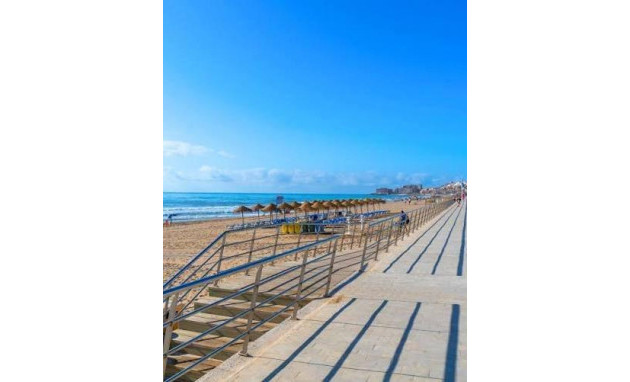 Herverkoop - Terraced house - Torrevieja - Los Europeos