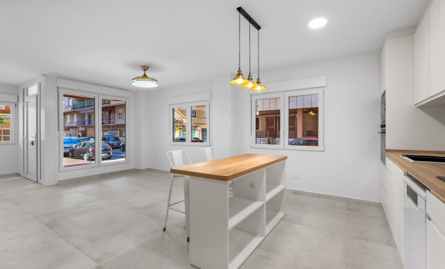 Reventa - Apartment - Torrevieja - Playa Acequion