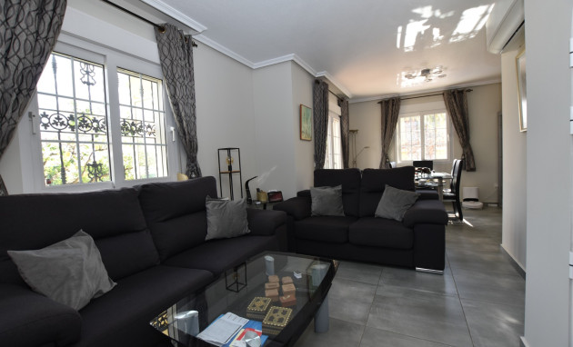 Herverkoop - Villa - Orihuela Costa - Los Dolses