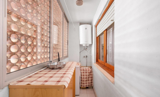 Herverkoop - Apartment - Torrevieja - Estacion de autobuses