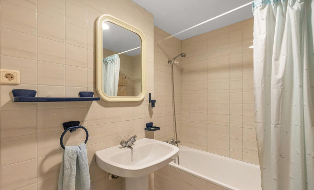 Herverkoop - Apartment - Torrevieja - Estacion de autobuses