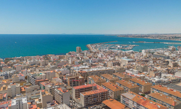 Herverkoop - Apartment - Torrevieja - Estacion de autobuses
