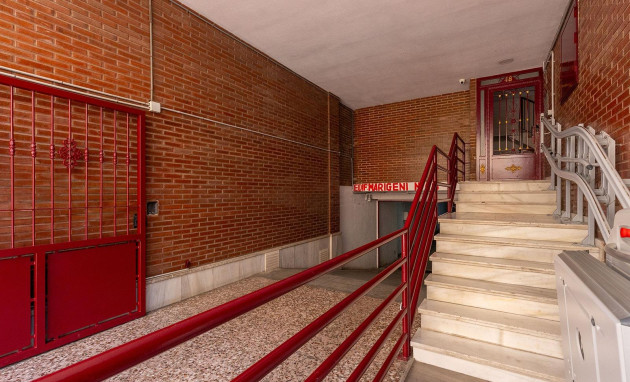 Herverkoop - Apartment - Torrevieja - Estacion de autobuses