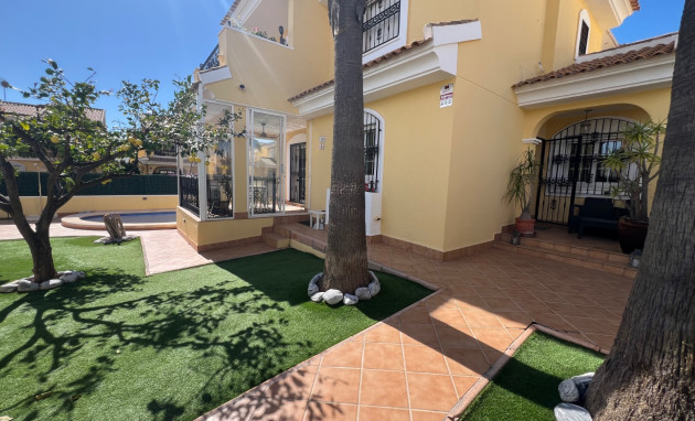 Herverkoop - Detached Villa - Orihuela Costa - Los Dolses