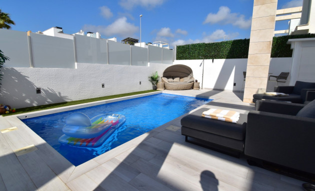 Herverkoop - Detached Villa - Orihuela Costa - Lomas de Cabo Roig