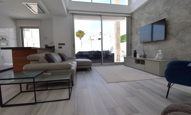 Herverkoop - Detached Villa - Orihuela Costa - Lomas de Cabo Roig