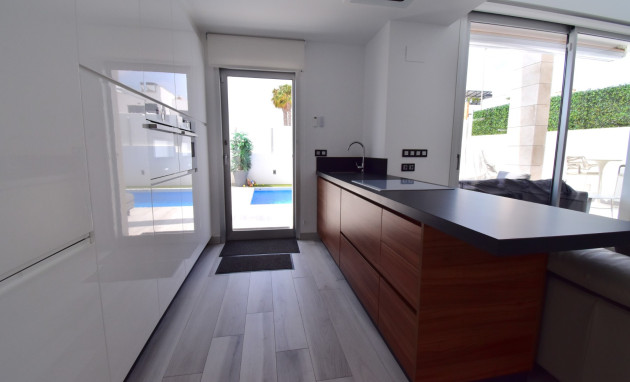 Herverkoop - Detached Villa - Orihuela Costa - Lomas de Cabo Roig