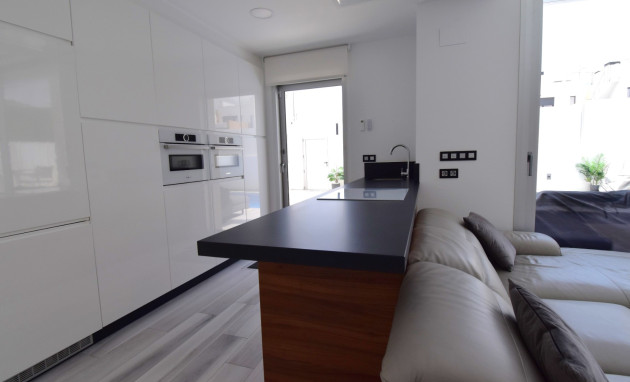 Herverkoop - Detached Villa - Orihuela Costa - Lomas de Cabo Roig