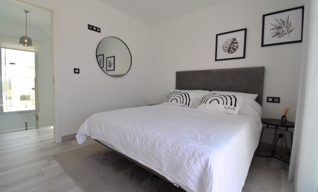 Herverkoop - Detached Villa - Orihuela Costa - Lomas de Cabo Roig