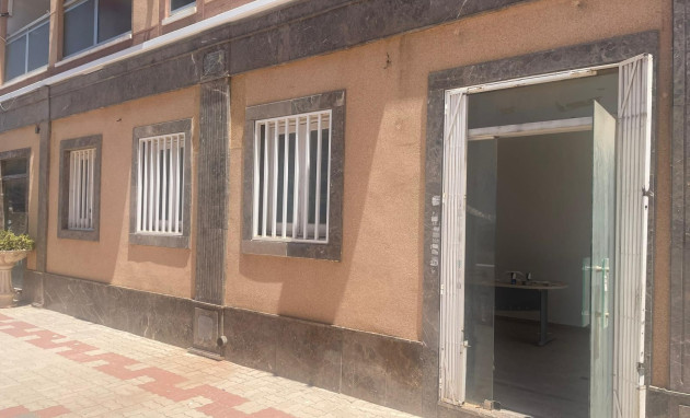 Herverkoop - Reclame - La Mata