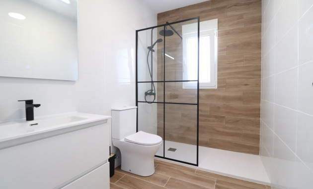 Resale - Bungalow - Groundfloor - Ciudad Quesada - Altos de Quesada