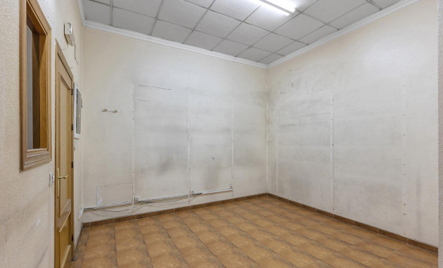 Reventa - Comercial - Torrevieja - Centro