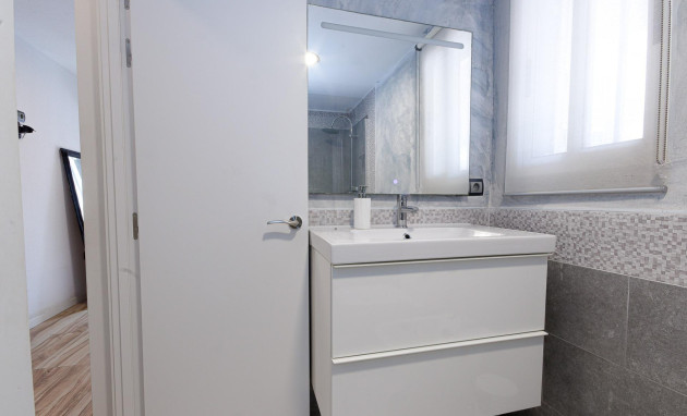 Resale - Apartment - Torrevieja - Centro