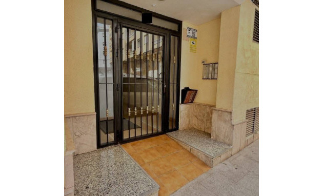 Herverkoop - Apartment - Torrevieja - Playa del Cura