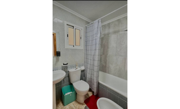 Herverkoop - Apartment - Torrevieja - Playa del Cura