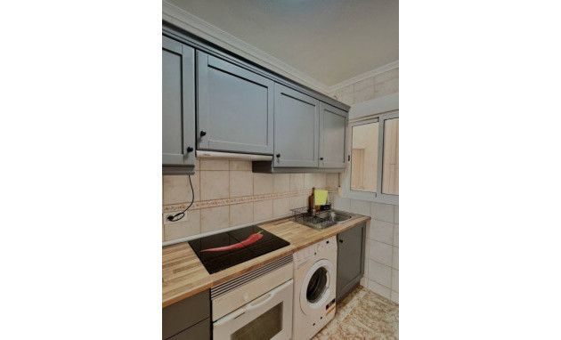 Herverkoop - Apartment - Torrevieja - Playa del Cura