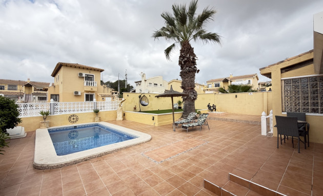 Herverkoop - Detached Villa - Orihuela Costa - Villamartin