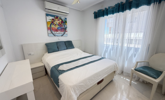 Herverkoop - Detached Villa - San Miguel de Salinas - Lake View Mansions
