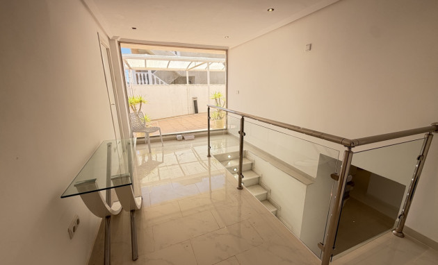 Herverkoop - Detached Villa - San Miguel de Salinas - Lake View Mansions