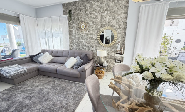 Herverkoop - Detached Villa - Orihuela Costa - Villamartin