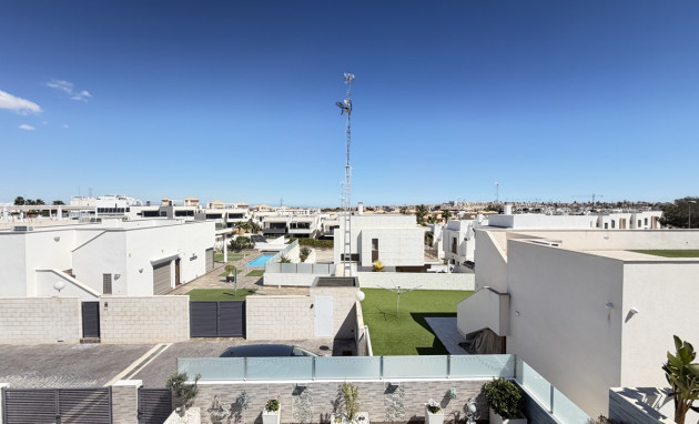 Herverkoop - Detached Villa - Orihuela Costa - Villamartin