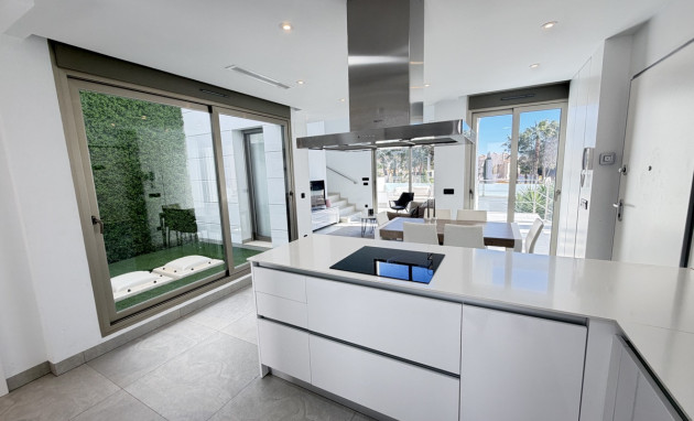 Herverkoop - Detached Villa - Orihuela Costa - Villamartin