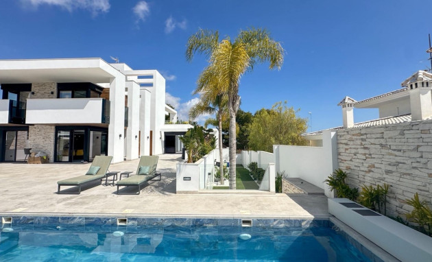 Herverkoop - Detached Villa - Orihuela Costa - Villamartin